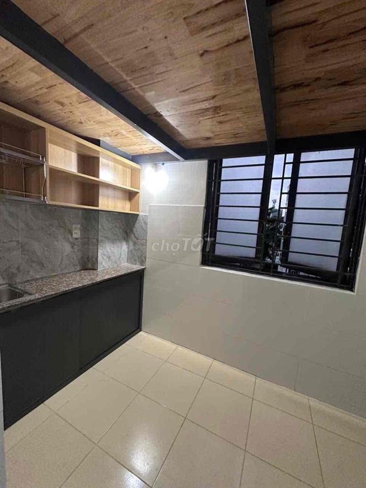 Phòng duplex full nội thất ngay sau ĐH Văn Lang. Giá từ 3tr999