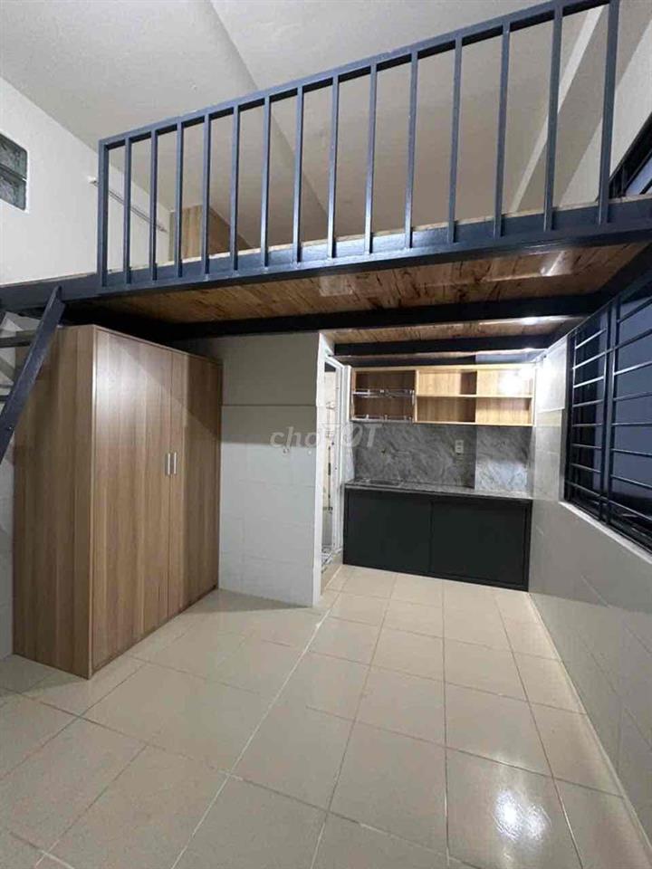 Phòng duplex full nội thất ngay sau ĐH Văn Lang. Giá từ 3tr999