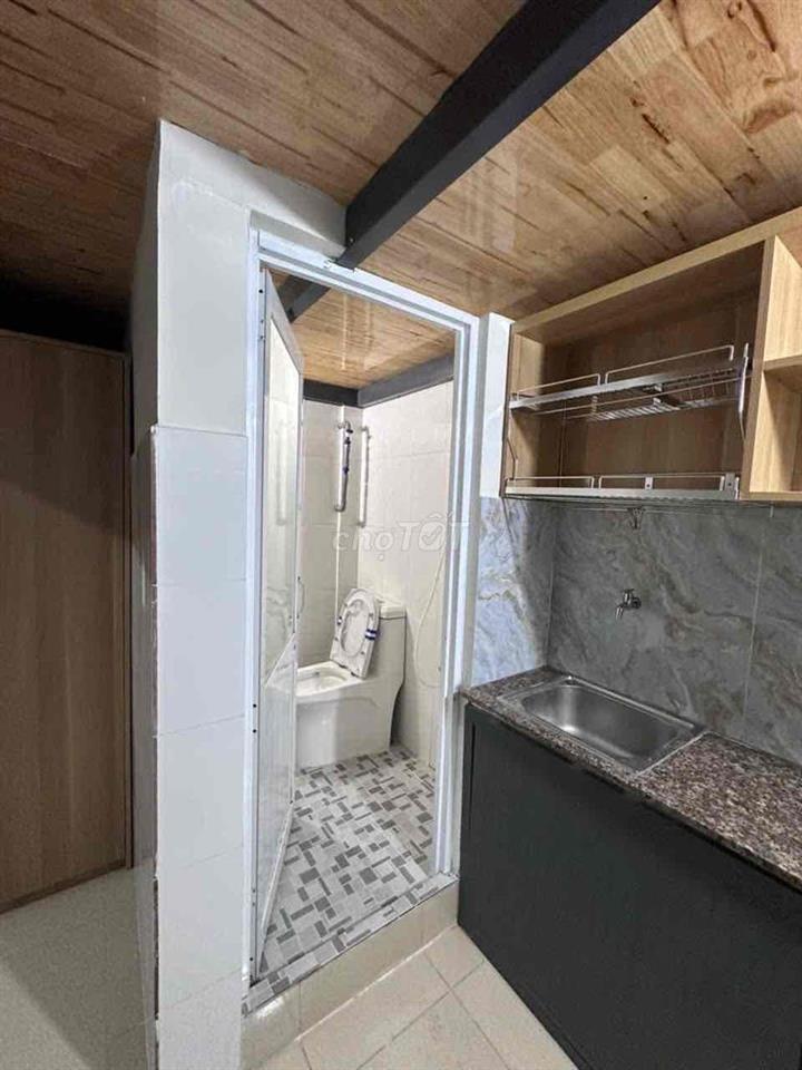 Phòng duplex full nội thất ngay sau ĐH Văn Lang. Giá từ 3tr999