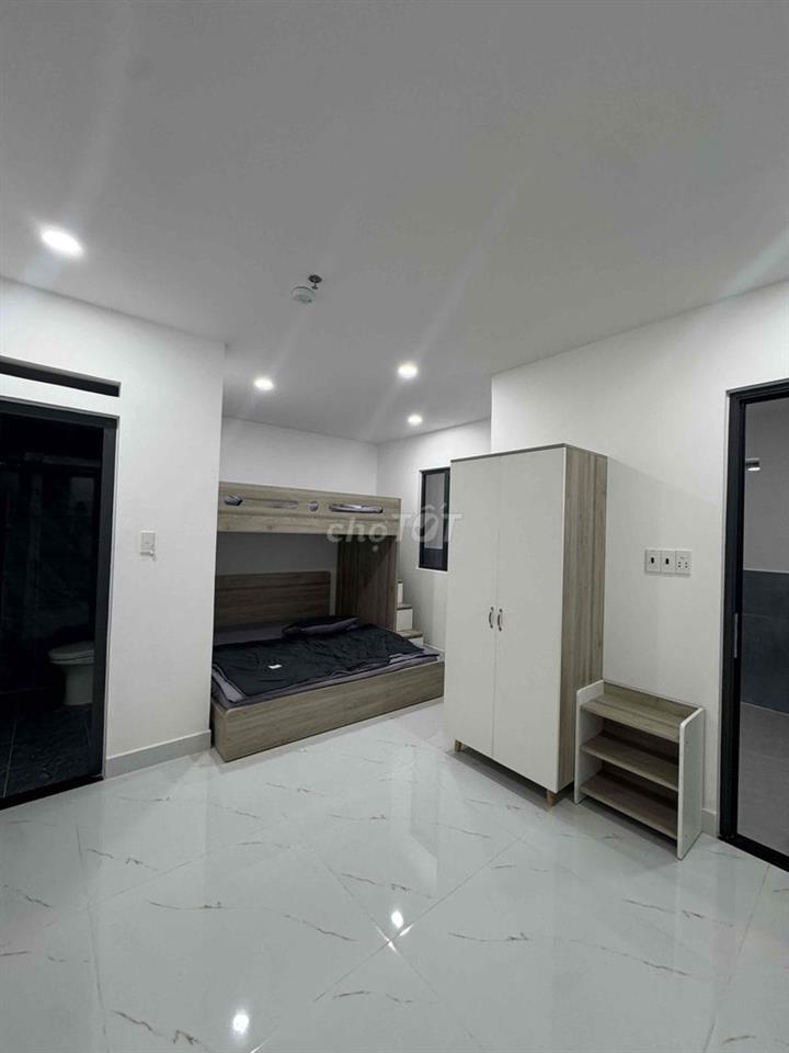 Phòng mới full nội thất giá hạt dẻ gần chợ Hạnh Thông Tây. Giá từ 3tr5