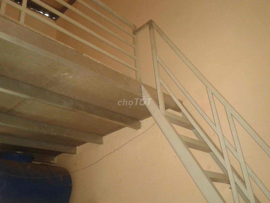 Phòng trọ có gác quận 7, gần cầu Phú Xuân