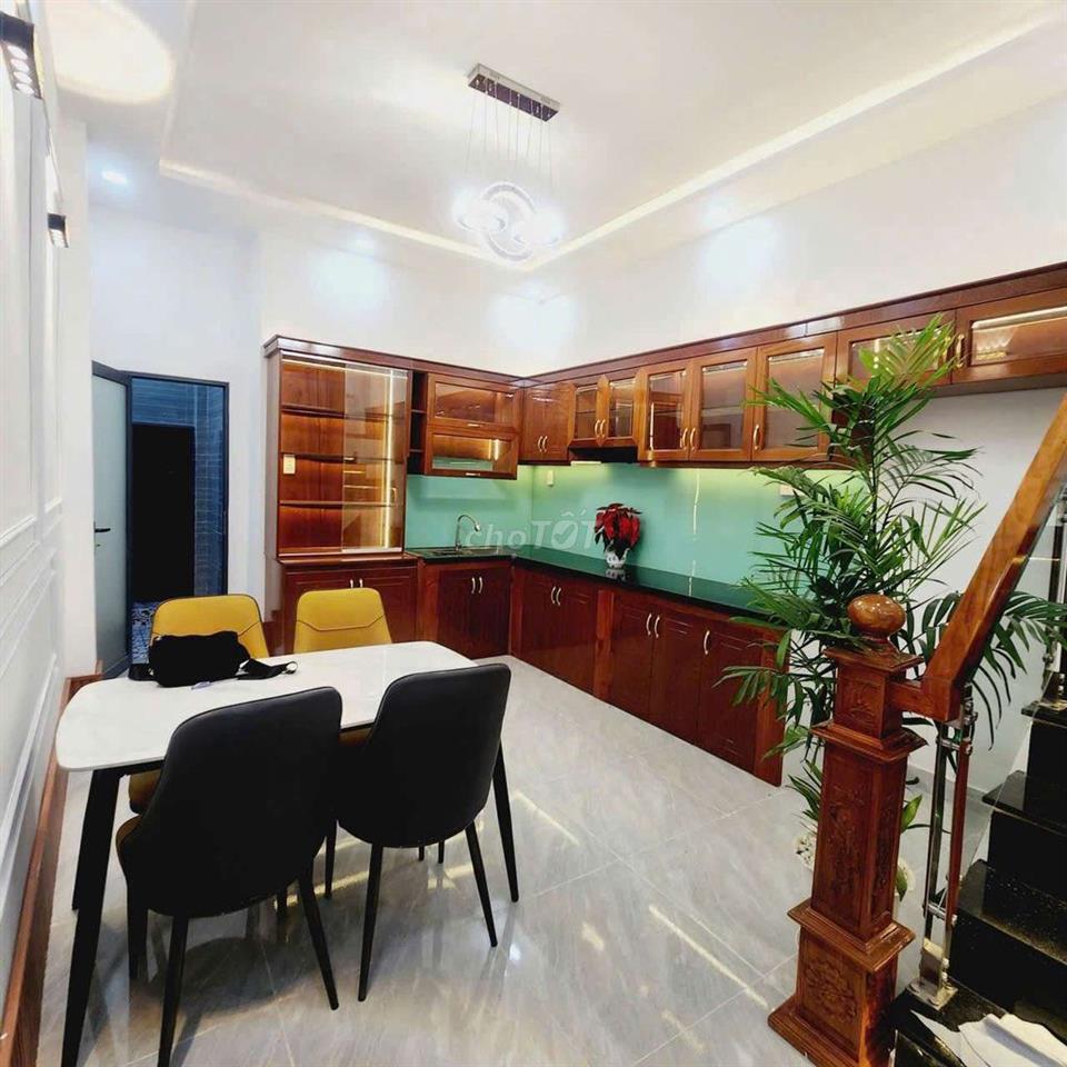 Cho thuê nhà nguyên căn đường Dạ Nam gần quận 1 và quận 5