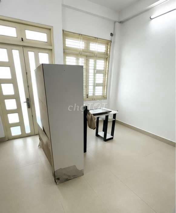 Chính chủ cho thuê nhà Ni sư Huỳnh Liên 4x10m, 3 tầng 2pn,3wc, hẻm 6m