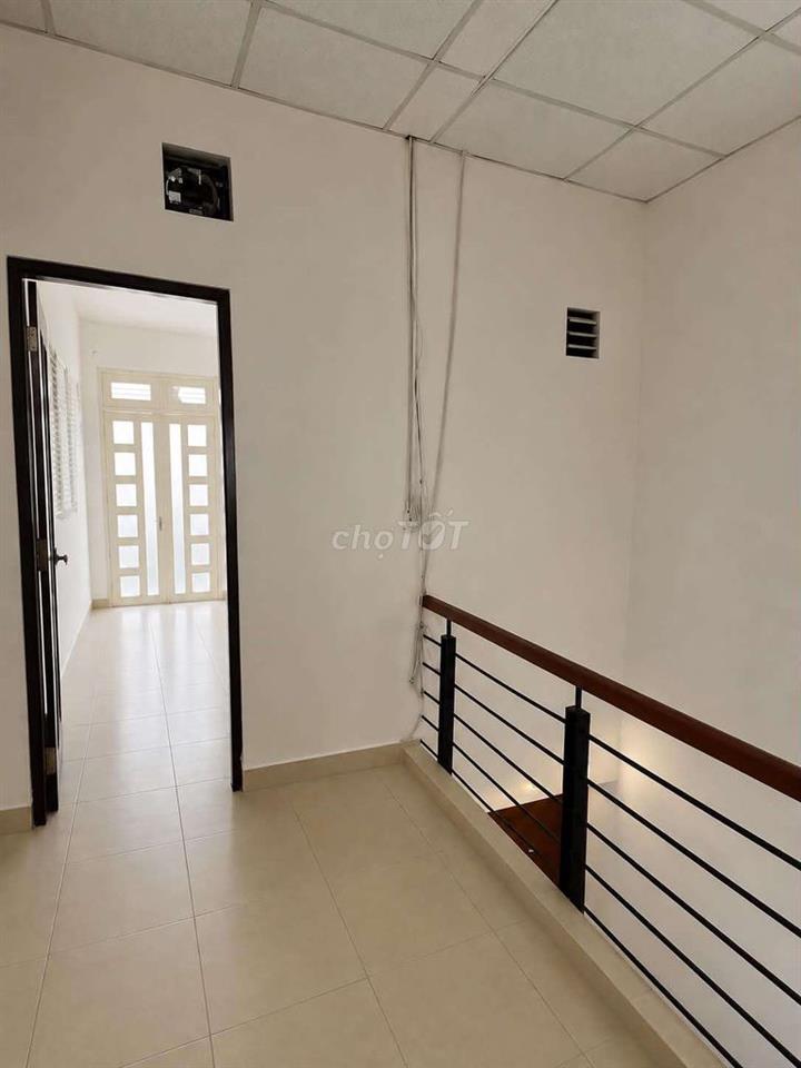 Chính chủ cho thuê nhà Ni sư Huỳnh Liên 4x10m, 3 tầng 2pn,3wc, hẻm 6m