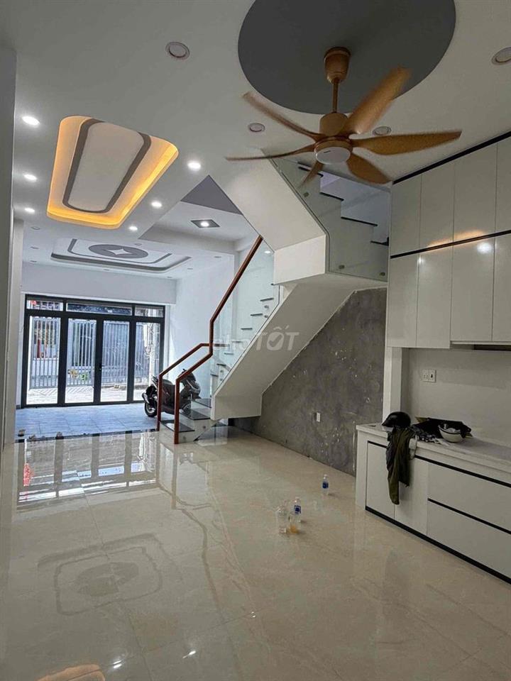 BÁN NHÀ ĐẸP VUÔNG VỨC
