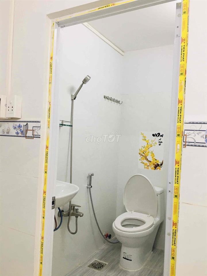 Phòng trọ ngay trung tâm Quận 3 - Kế Bên công viên Lê Văn Tám