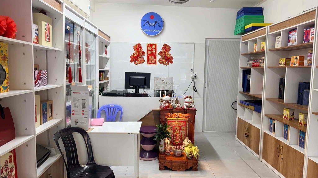 Cần bán nhà mặt tiền