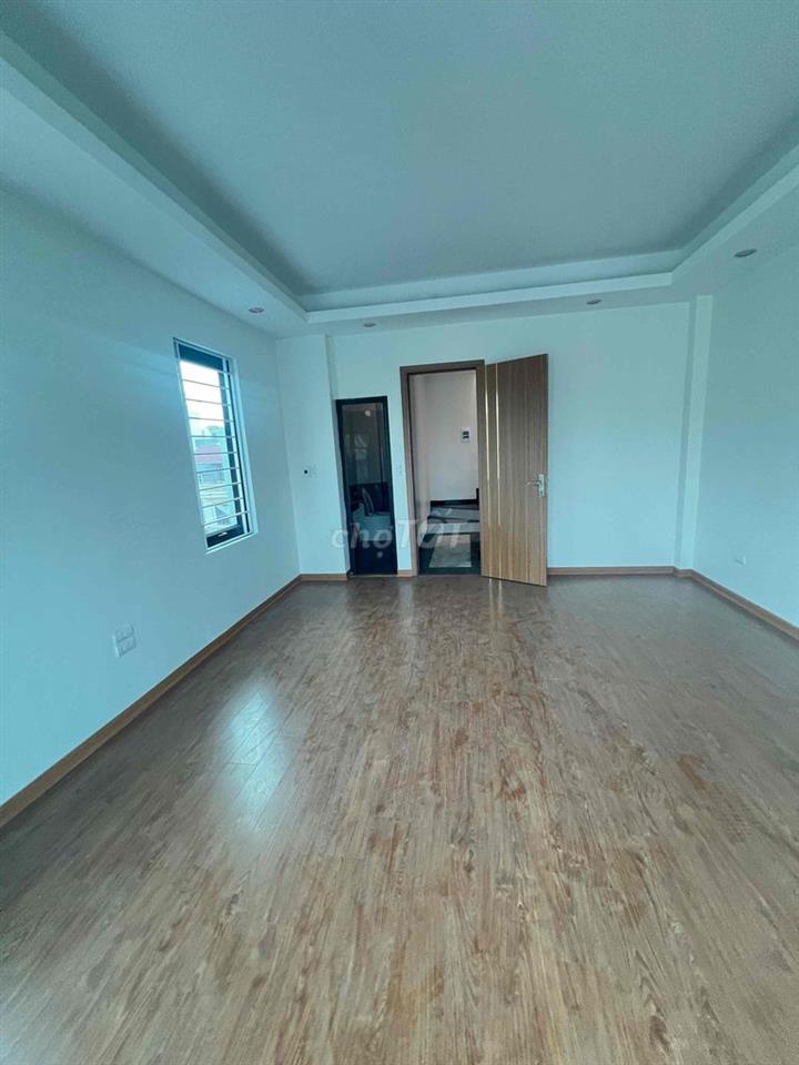 Cho thuê nhà nguyên căn mới 5 tầng x35m2 có thang máy xịn