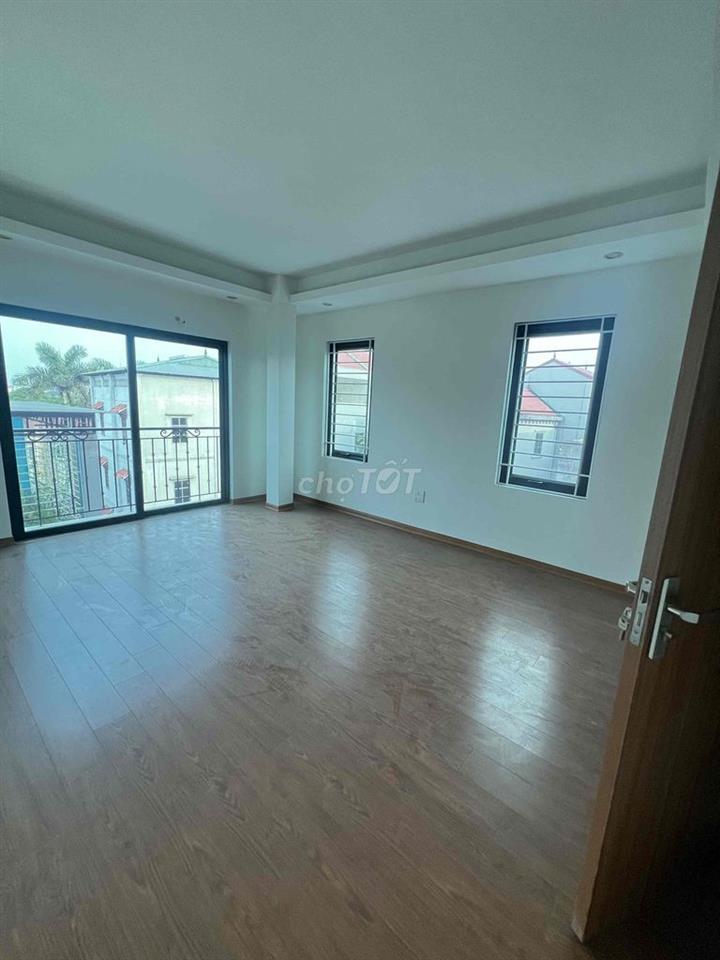 Cho thuê nhà nguyên căn mới 5 tầng x35m2 có thang máy xịn