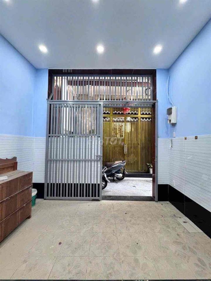 Nhà cho thuê ngay bến xe quận 8