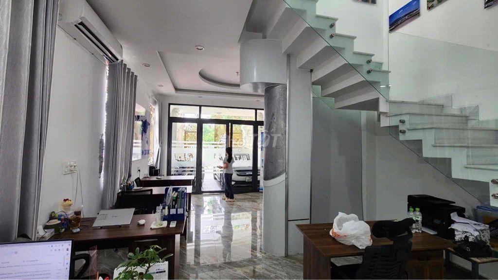 BIỆT THỰ PHỐ TÂN CỔ ĐIỂN - GÓC 2 MẶT TIỀN  📍 Khu Tên Lửa – Bình Tân –