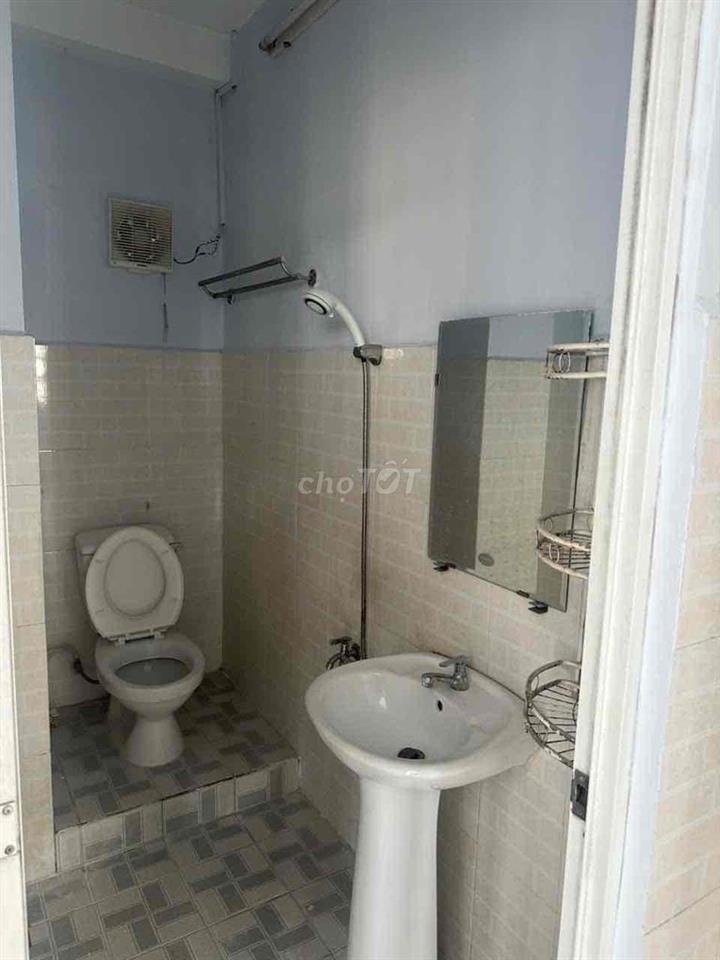 Cho Thuê căn C/c Hùng Vương - Mạc Thiên Tích - P. Chợ Quán