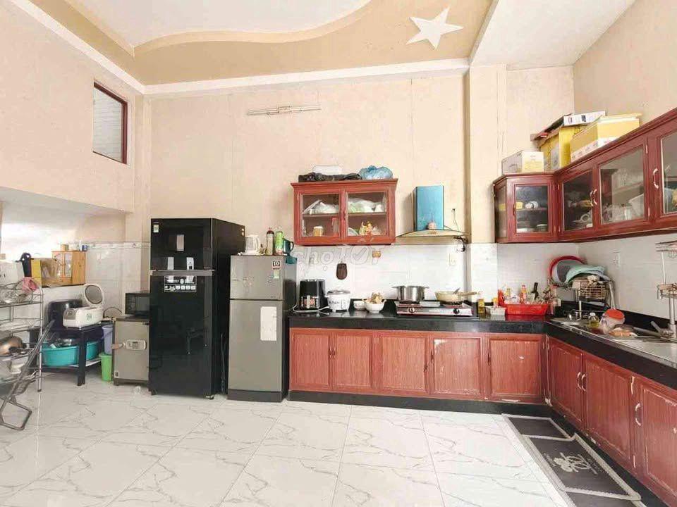 Bán nhà riêng 2 tầng Lê Văn Lương, Quận 7, sát Lotte, hẻm ô tô