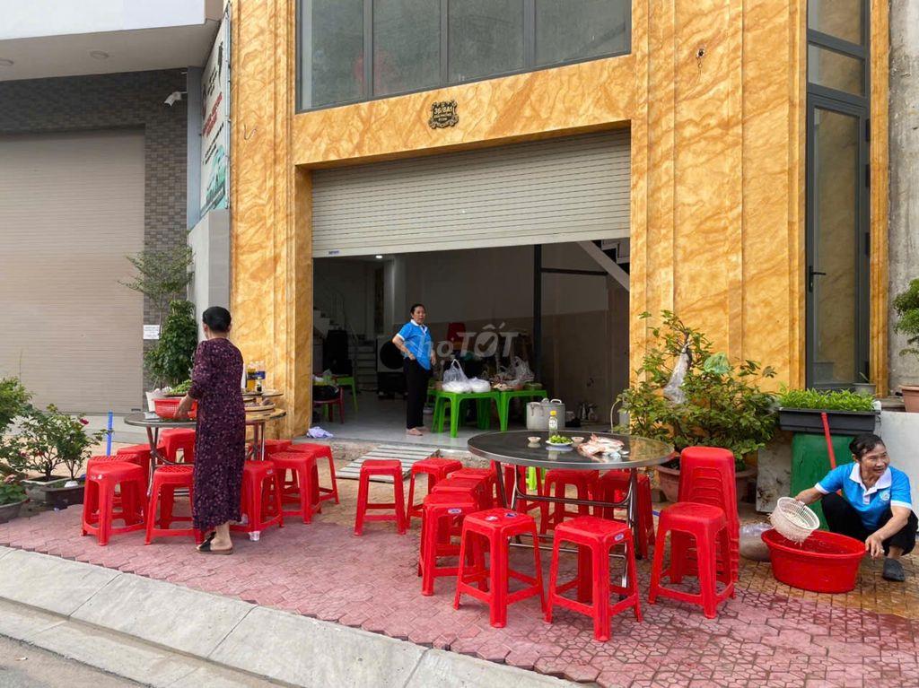 CHO THUÊ NHÀ MẶT TIỀN GẦN SÂN BAY