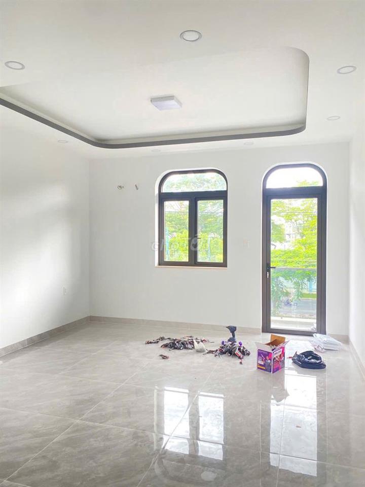Nhà mặt tiền