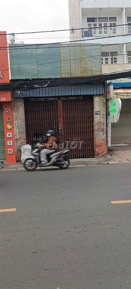 Nhà mặt tiền, đường lớn, gần chợ, gần bệnh Viện, tiện kinh doanh và ở