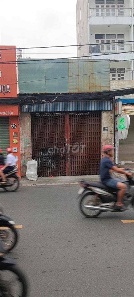 Nhà mặt tiền, đường lớn, gần chợ, gần bệnh Viện, tiện kinh doanh và ở