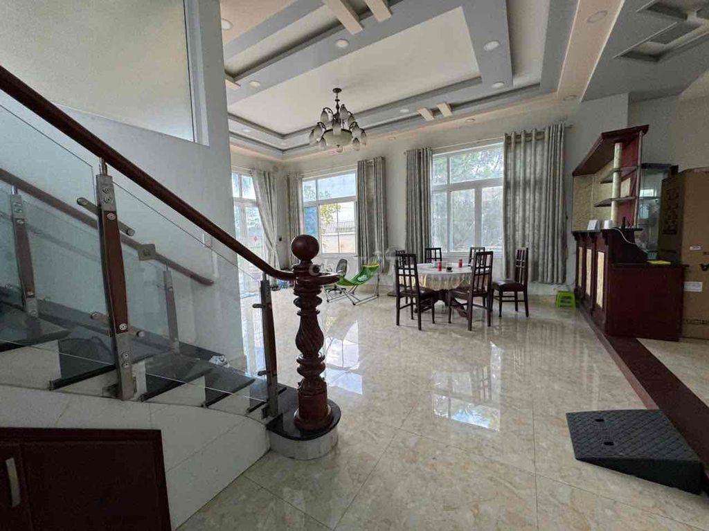 Bán Căn Biệt Thự Vườn View Sông gần 1000m2 Trung Tâm Biên Hoà 30tr/m2