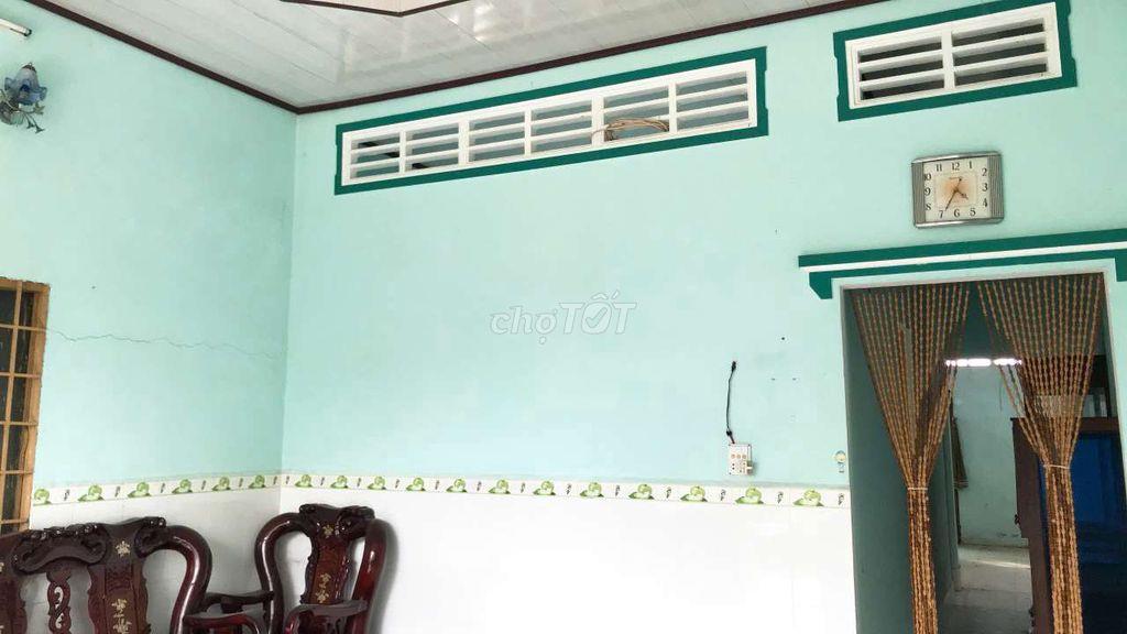 Nhà cấp 4 Khu 4 tt Cái Bè