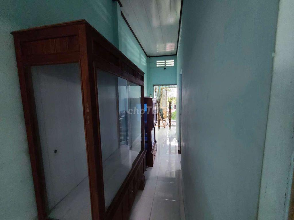 Nhà cấp 4 Khu 4 tt Cái Bè