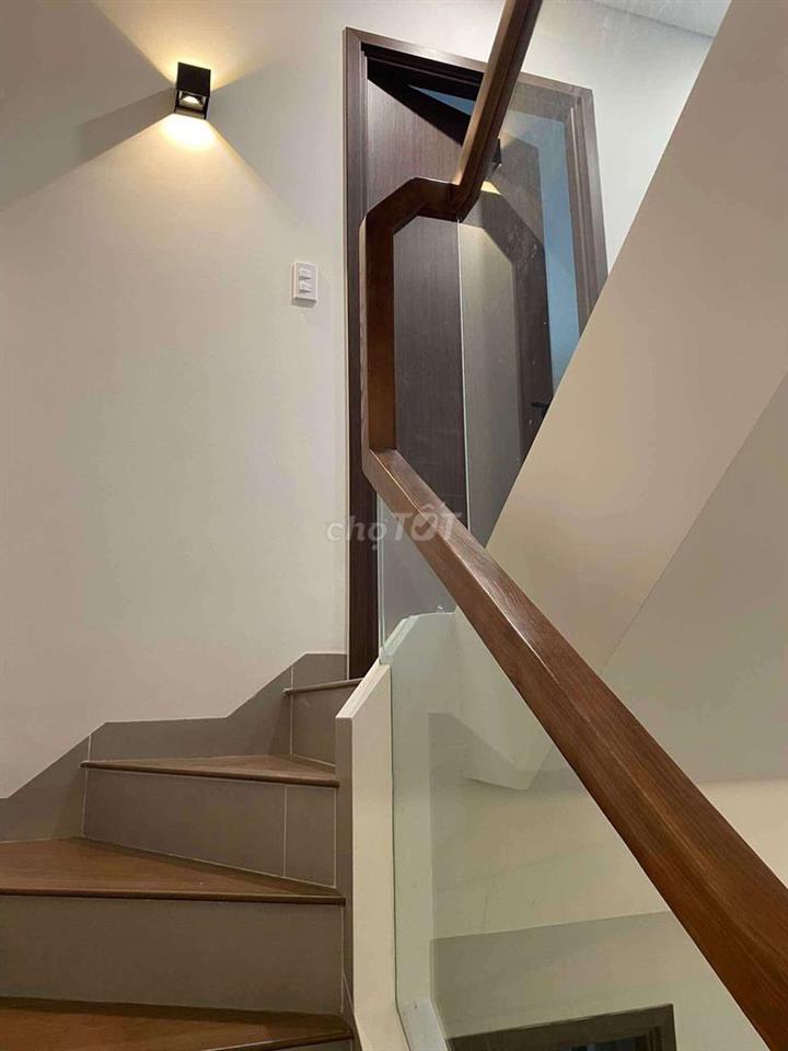 NHÀ MỚI XÂY, CÒN DƯ 1 PHÒNG CHO THUÊ Ở LÂU DÀI - GẦN NGÃ TƯ GÒ MÂY