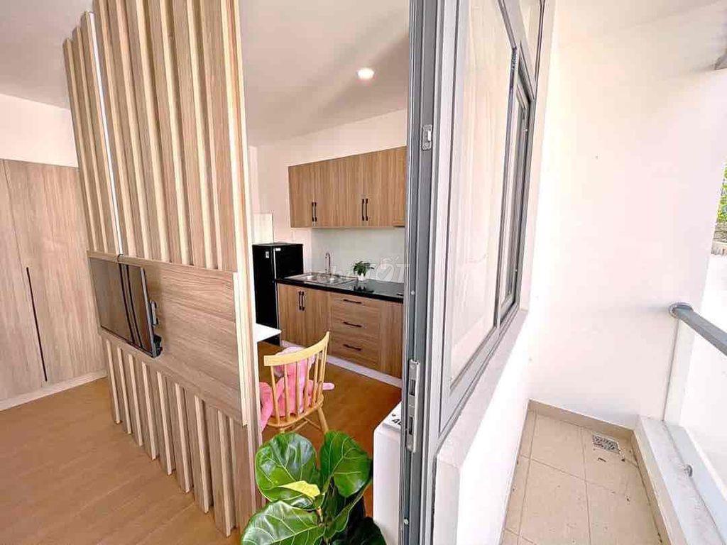 Căn hộ bancol 40m2 Nguyễn Tri Phương, quận 10