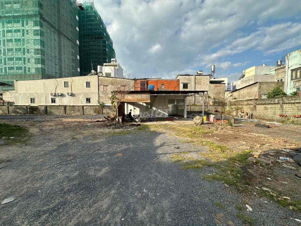 Cho thuê sân đất trống dt 1000m2 nằm gần Bệnh viện Hoàn Mỹ Thủ đức