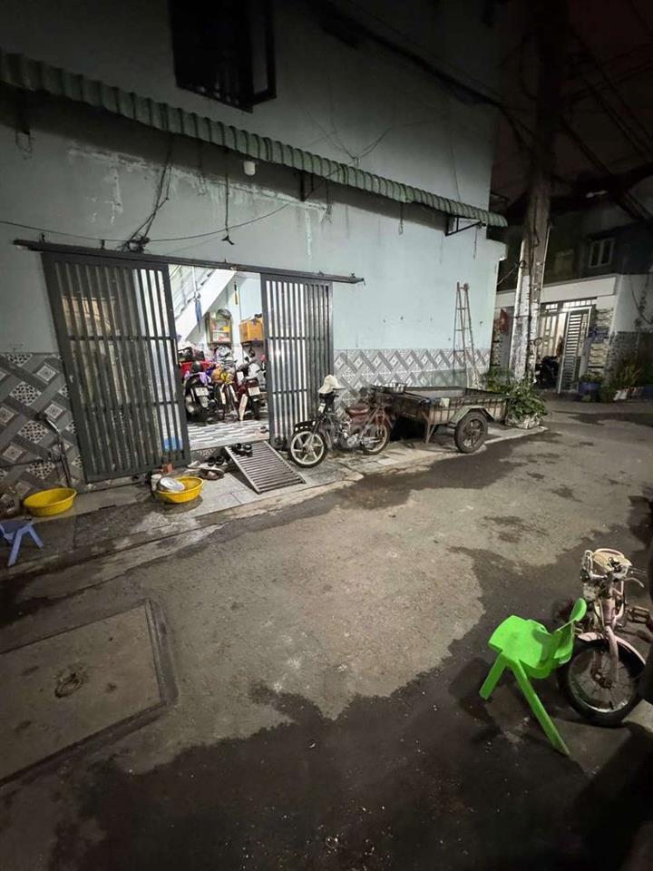 Cho thuê phòng trọ có gác, toilet riêng và máy lạnh 
