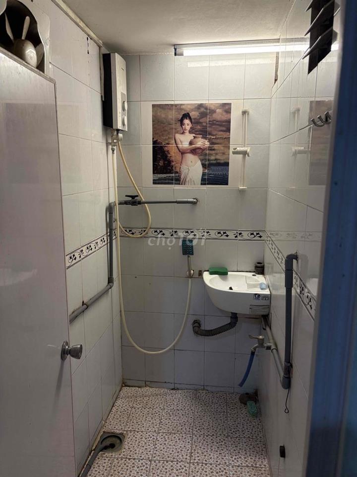 cho thuê phòng trống 28m2, toilet riêng, phòng tắm riêng, bếp riêng, c