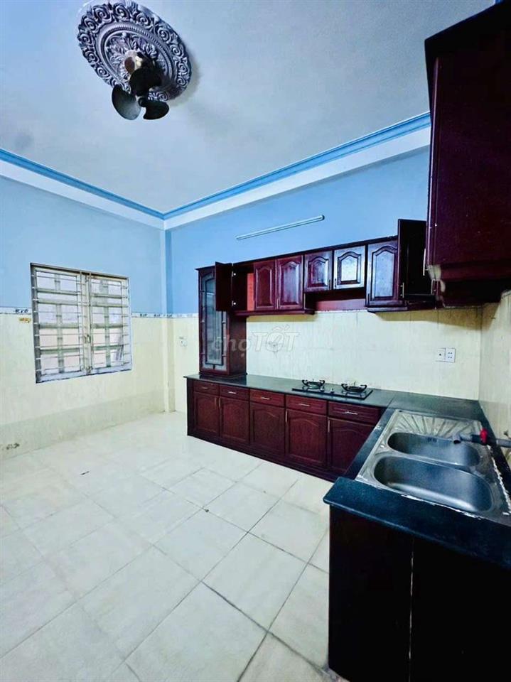 nhà nguyên căn kinh doanh mặt tiwwnf chợ hạnh thông tây