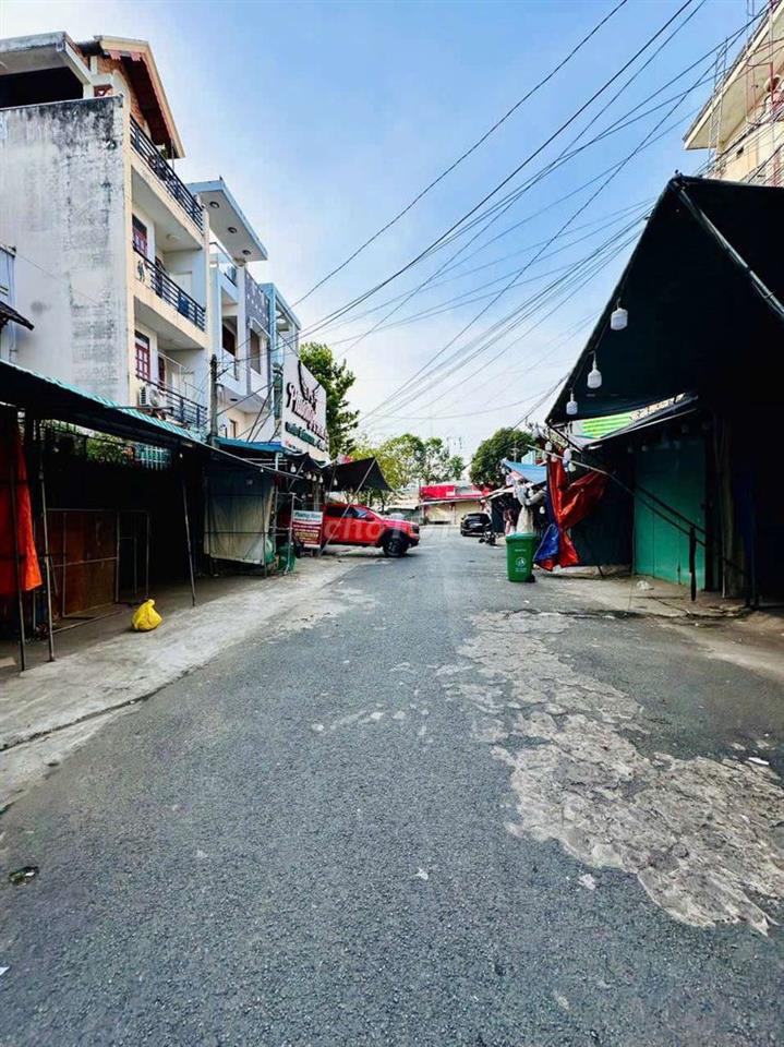 nhà nguyên căn kinh doanh mặt tiwwnf chợ hạnh thông tây