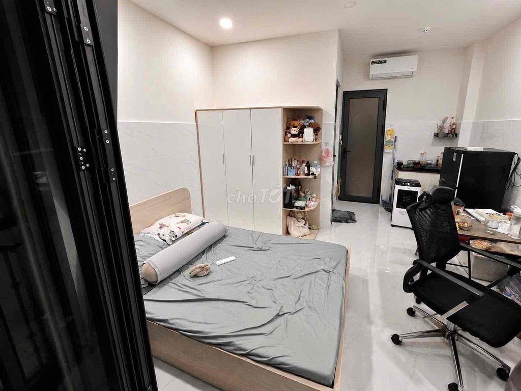 Ban công - 1PN - 1WC riêng đường Hoà Bình