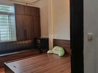 Cho thuê phòng ngủ tầng 3 ngõ 105 Xuân La