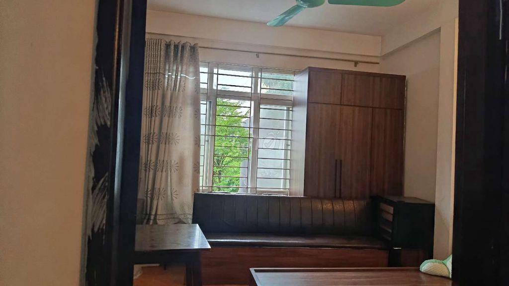 Cho thuê phòng ngủ tầng 3 ngõ 105 Xuân La