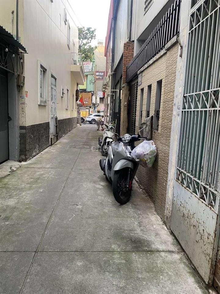 mình cần bán căn nhà cấp 4
