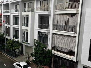 cho thuê căn liên kề 4 tầng khu damsan phú xuân