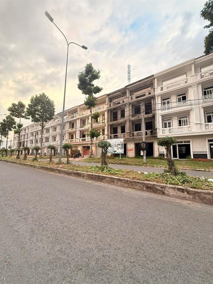 NHÀ 1 TRỆT 3 LẦU, ĐẤT 105M2, ĐƯỜNG NHỰA 24M, KHU DC HOÀNG QUÂN B.MINH
