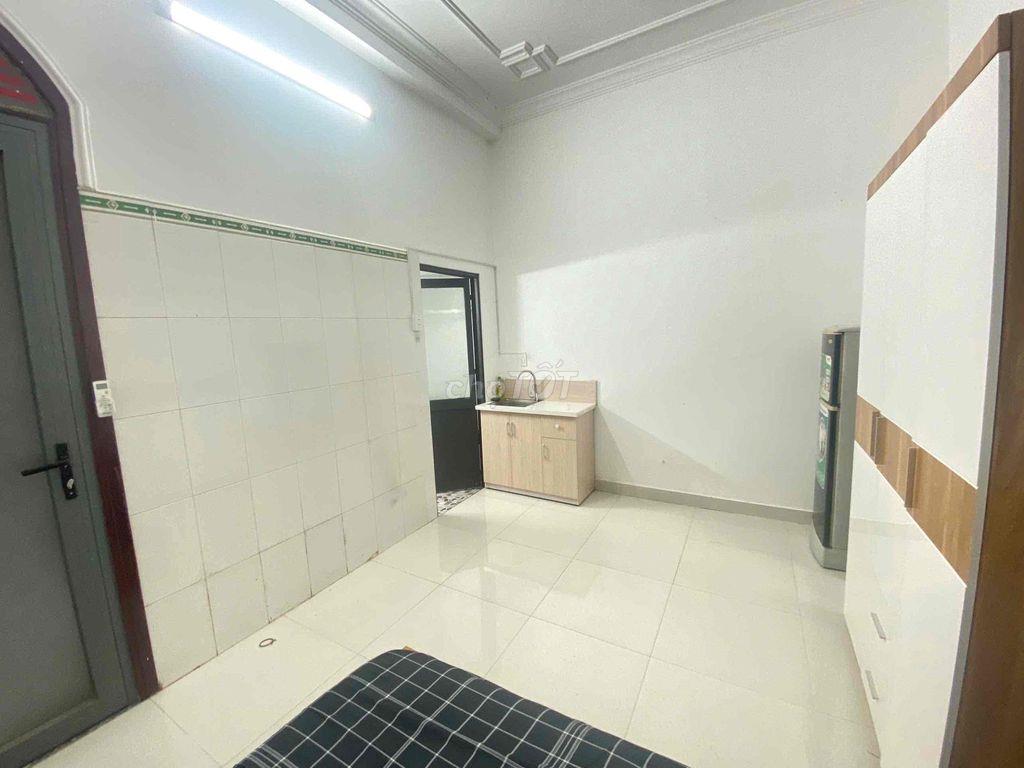 phòng 3tr5 hẻm 185 Nguyễn Phúc Chu