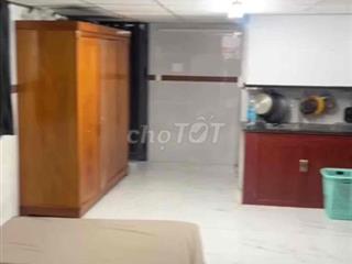 Nhà nguyên căn dạng kiot rộng rãi Bình Thạnh