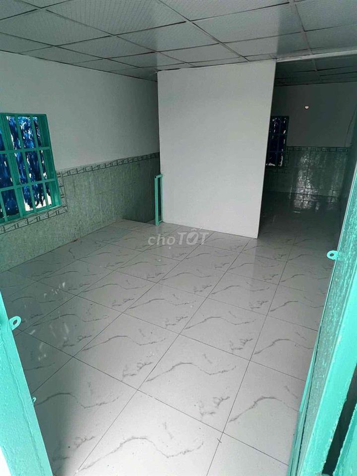 Tôi cần bán nhà vừa sửa lại sạch đẹp, toilet, tôn Hoa Sen chính hãng