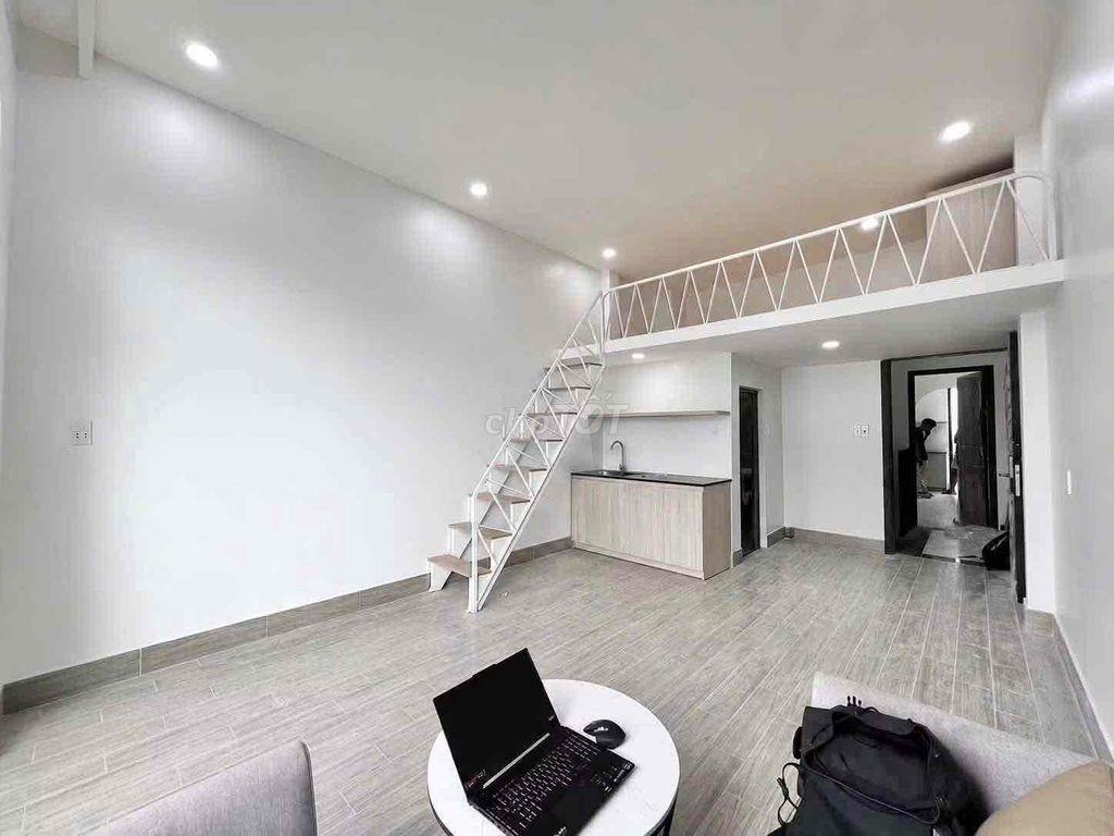 Cho Thuê Căn Hộ Dịch Vụ Ban Công Rộng 35m2 Gần Đại Học Hutech - UEF