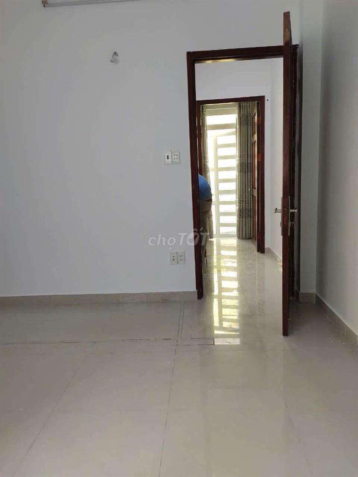 Nhà bán sau mặt tiền Lê Lợi, P.Hạnh Thông