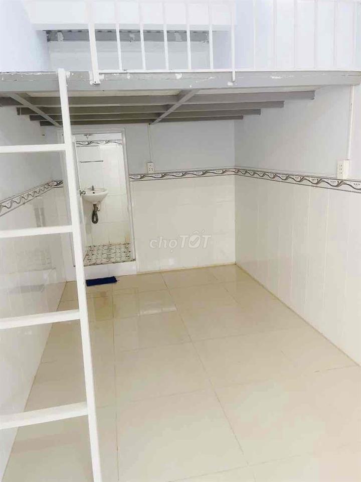 Phòng trọ gác cao qua đầu đối diện ĐH Công Nghiệp giá chỉ từ 3,3triệu