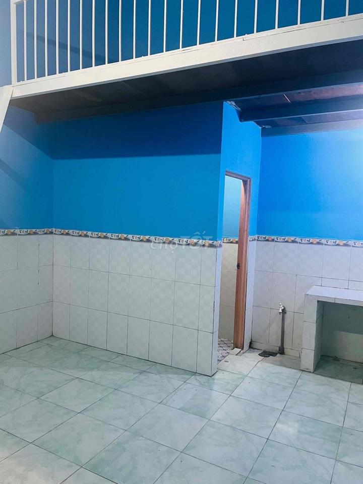 Phòng gác cao qua đầu gần Vạn Phúc City, Gigamall giá chỉ từ 3triệu/th