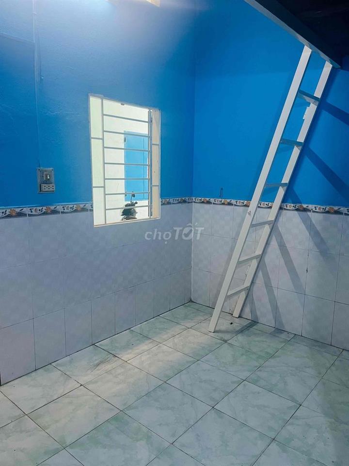 Phòng gác cao qua đầu gần Vạn Phúc City, Gigamall giá chỉ từ 3triệu/th