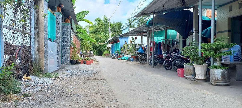 NHÀ Ở GẦN SÁT TRUNG TÂM HÀNH CHÍNH