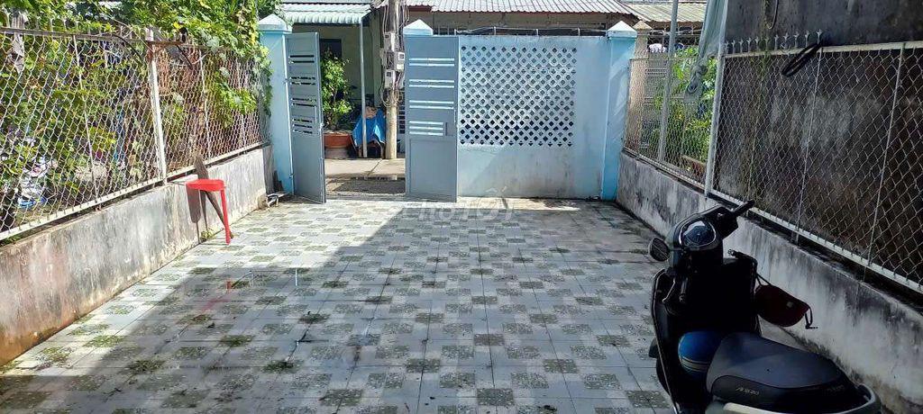 NHÀ Ở GẦN SÁT TRUNG TÂM HÀNH CHÍNH