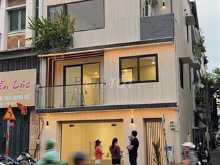 CHO THUÊ MẶT BẰNG HUỲNH VĂN BÁNH. DIỆN TÍCH 140m2. GIÁ CHỈ 40TR/THÁNG