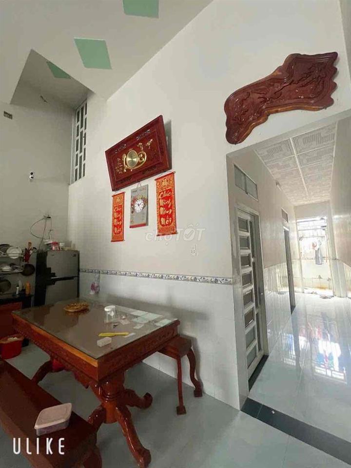 nhà khu 6, gần chợ Lê nin