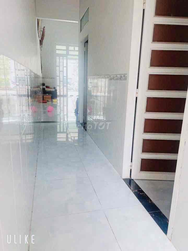 nhà khu 6, gần chợ Lê nin